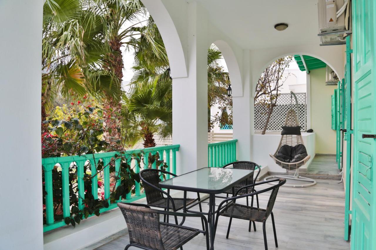 Kamari Beach Houses With Balcony And Garden Luaran gambar