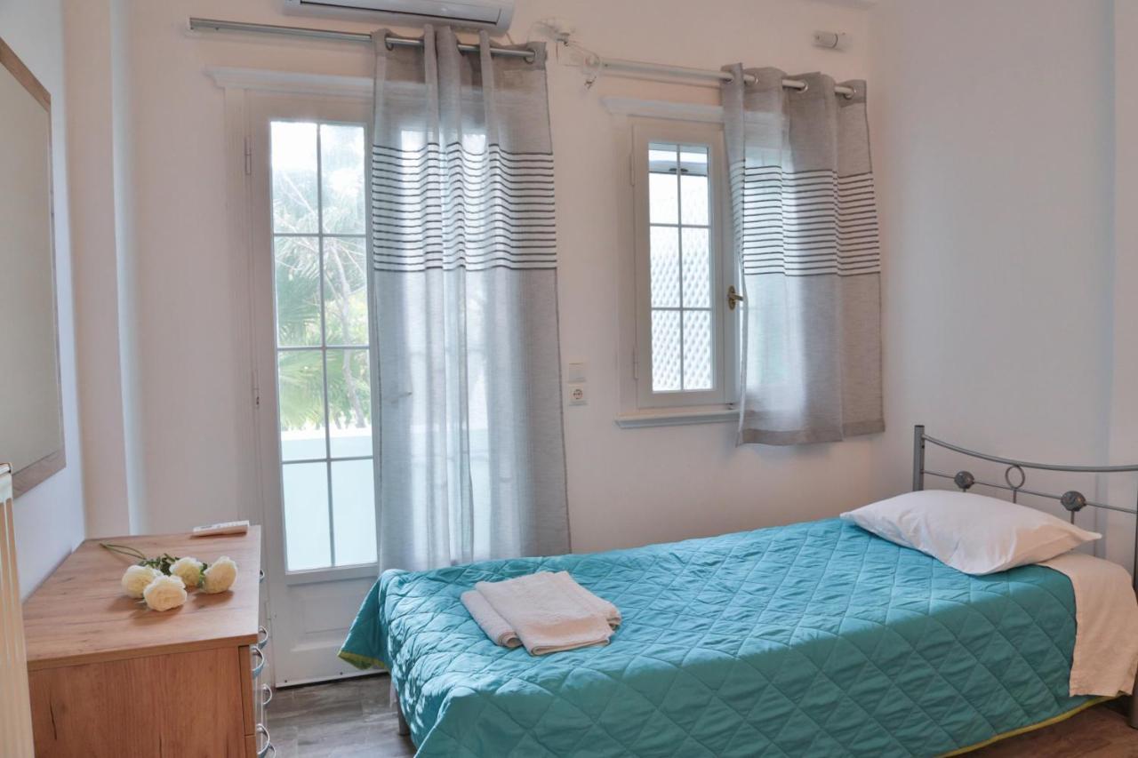 Kamari Beach Houses With Balcony And Garden Luaran gambar